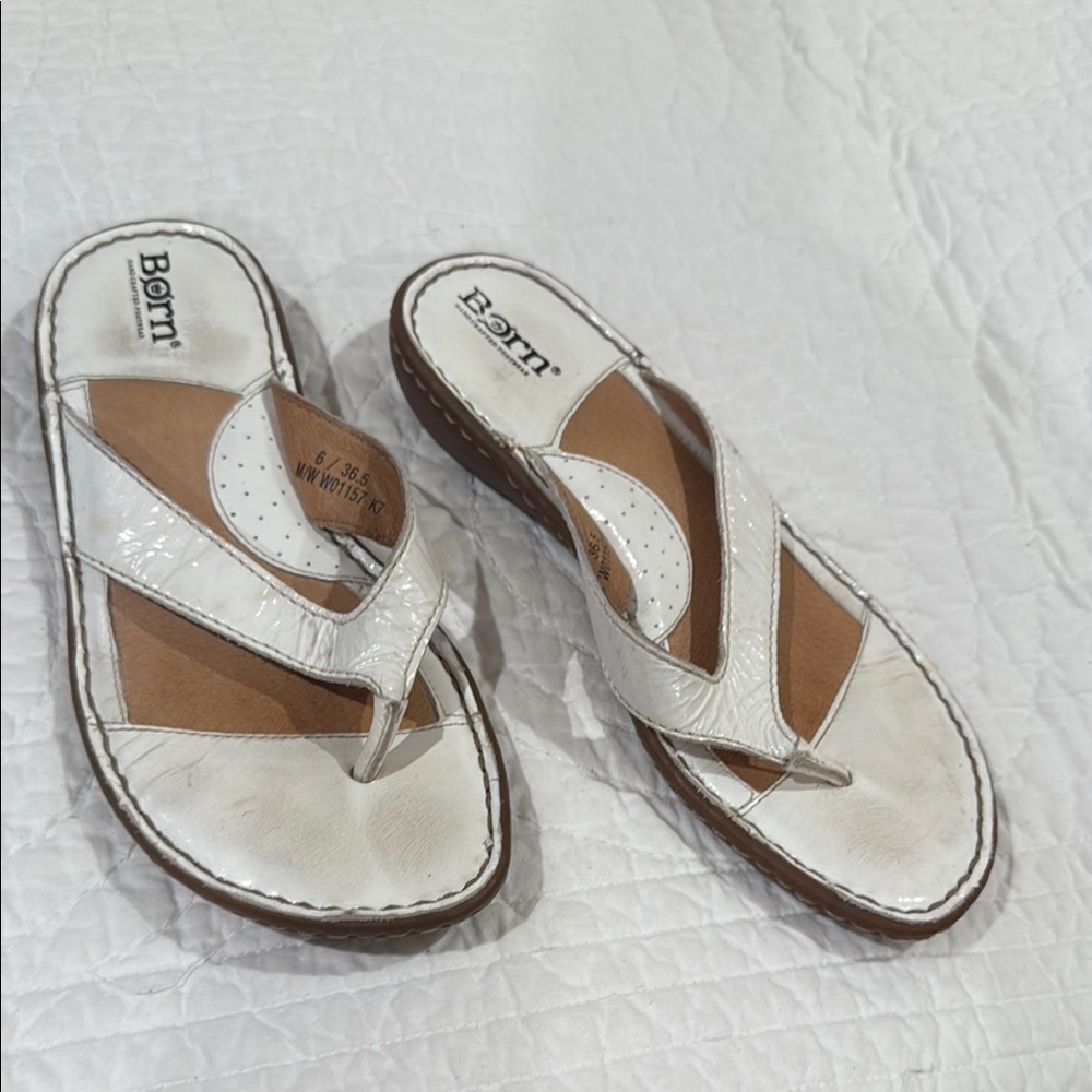 Born Women's White Sandals, size 6